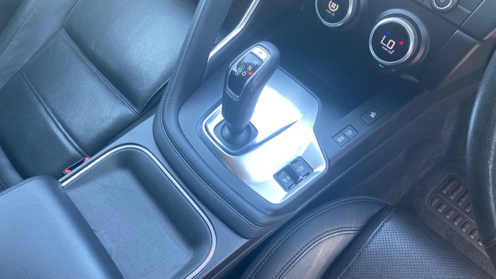 Jaguar E-Pace 2.0d [180] S 5dr Auto Diesel Estate - Image 13