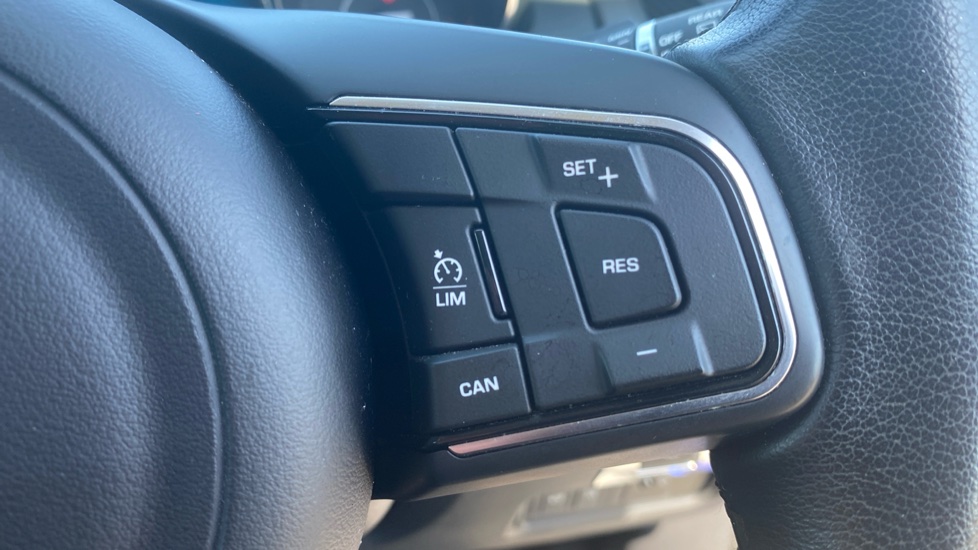 Jaguar E-Pace 2.0d [180] S 5dr Auto Diesel Estate - Image 45