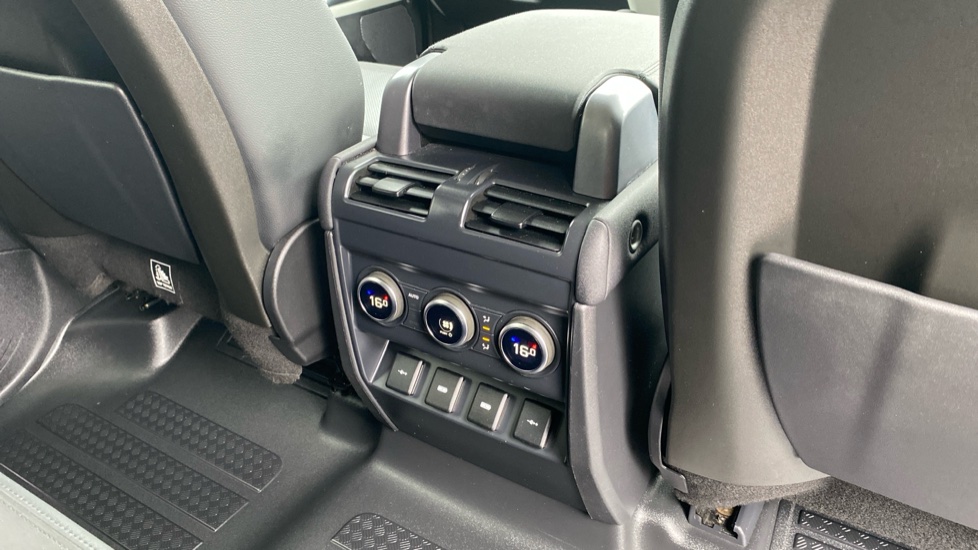 Land Rover Defender 2.0 D240 SE 110 5dr Auto [7 Seat] Diesel Estate - Image 18
