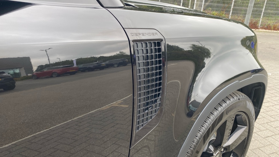 Land Rover Defender 2.0 D240 SE 110 5dr Auto [7 Seat] Diesel Estate - Image 29