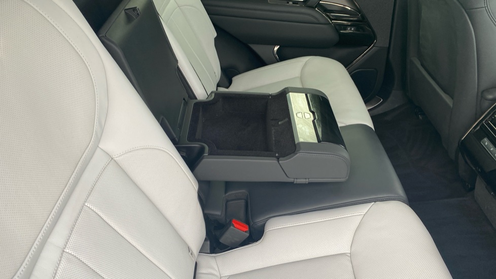 Land Rover Range Rover Sport 3.0 P400 Dynamic SE 5dr Auto Petrol Estate - Image 35