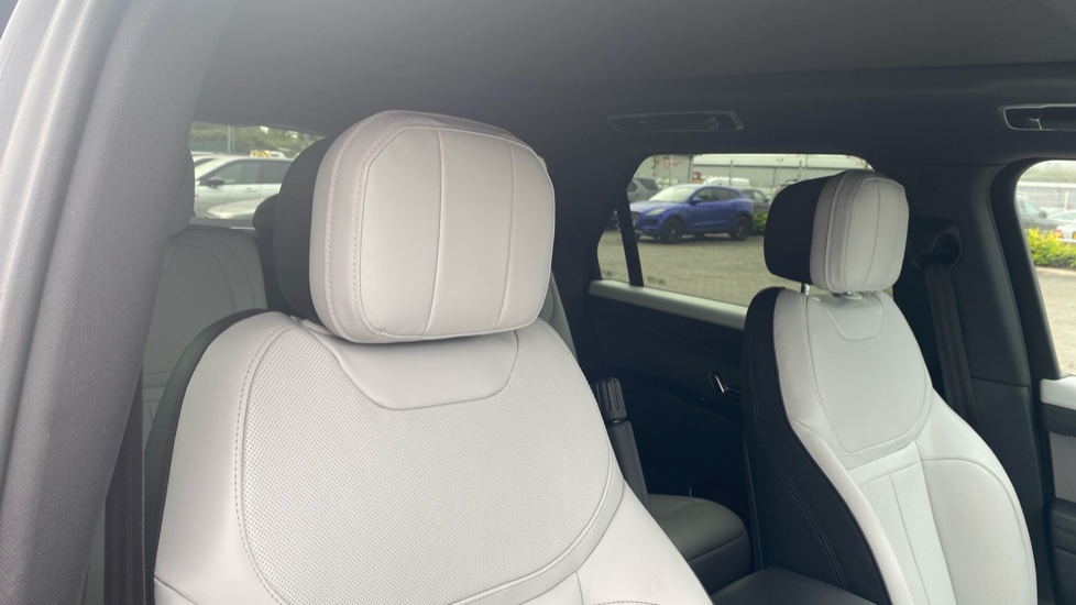 Land Rover Range Rover Sport 3.0 P400 Dynamic SE 5dr Auto Petrol Estate - Image 41