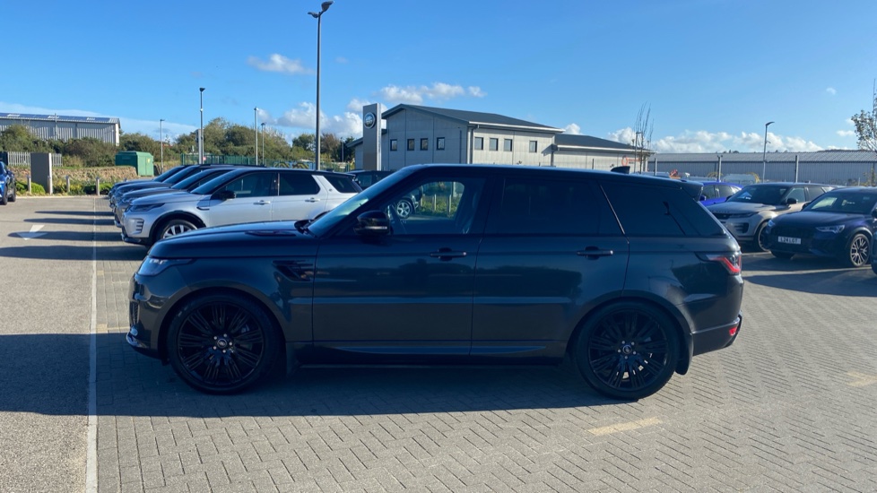 Land Rover Range Rover Sport 3.0 D300 HSE Dynamic Black 5dr Auto Diesel Estate - Image 20