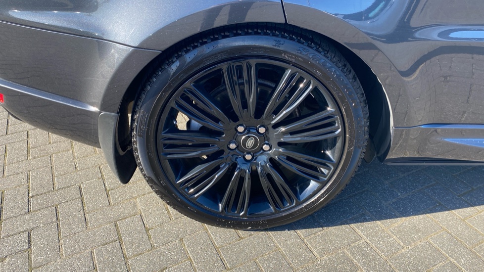 Land Rover Range Rover Sport 3.0 D300 HSE Dynamic Black 5dr Auto Diesel Estate - Image 22