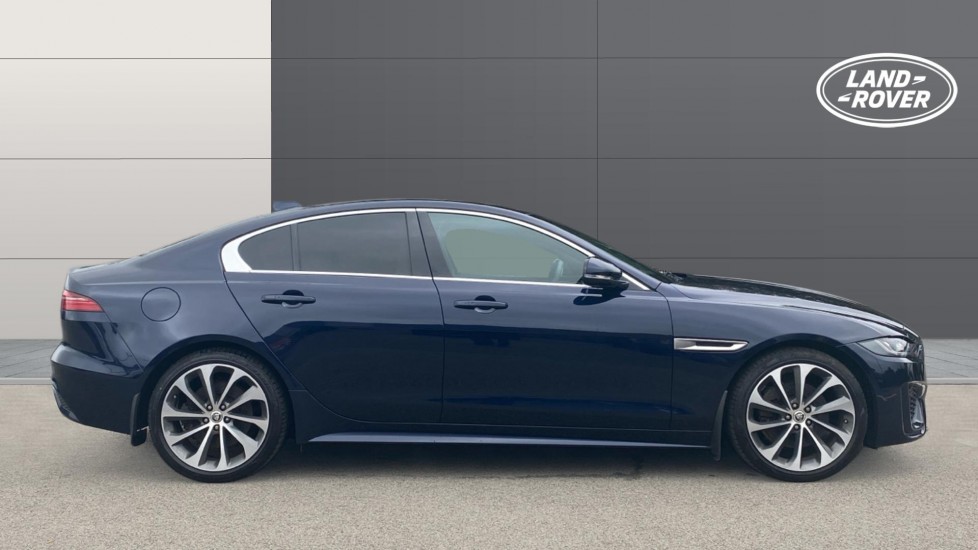 Jaguar XE 2.0 D200 R-Dynamic SE Black 4dr Auto Diesel Saloon - Image 5