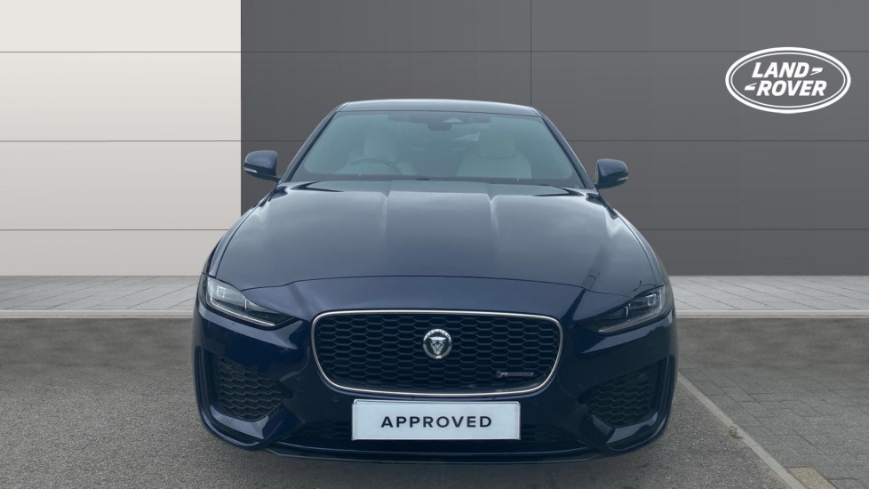 Jaguar XE 2.0 D200 R-Dynamic SE Black 4dr Auto Diesel Saloon - Image 7