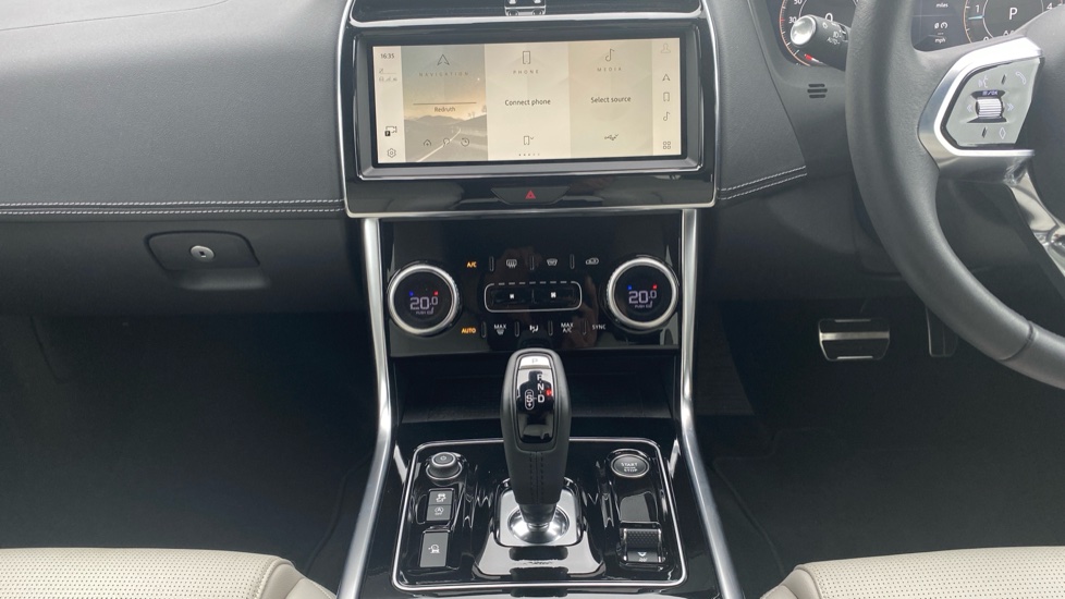 Jaguar XE 2.0 D200 R-Dynamic SE Black 4dr Auto Diesel Saloon - Image 14