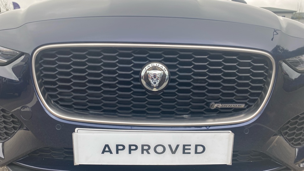 Jaguar XE 2.0 D200 R-Dynamic SE Black 4dr Auto Diesel Saloon - Image 29