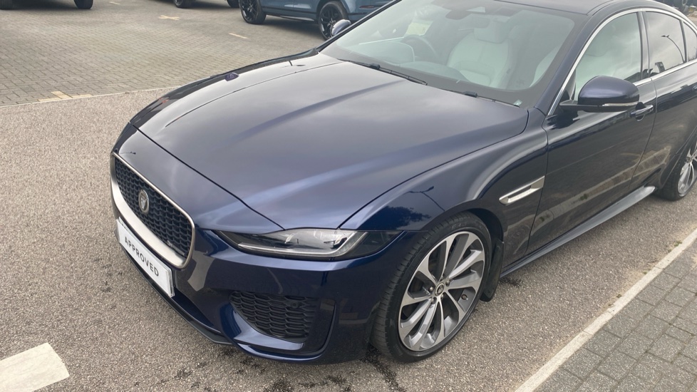 Jaguar XE 2.0 D200 R-Dynamic SE Black 4dr Auto Diesel Saloon - Image 30
