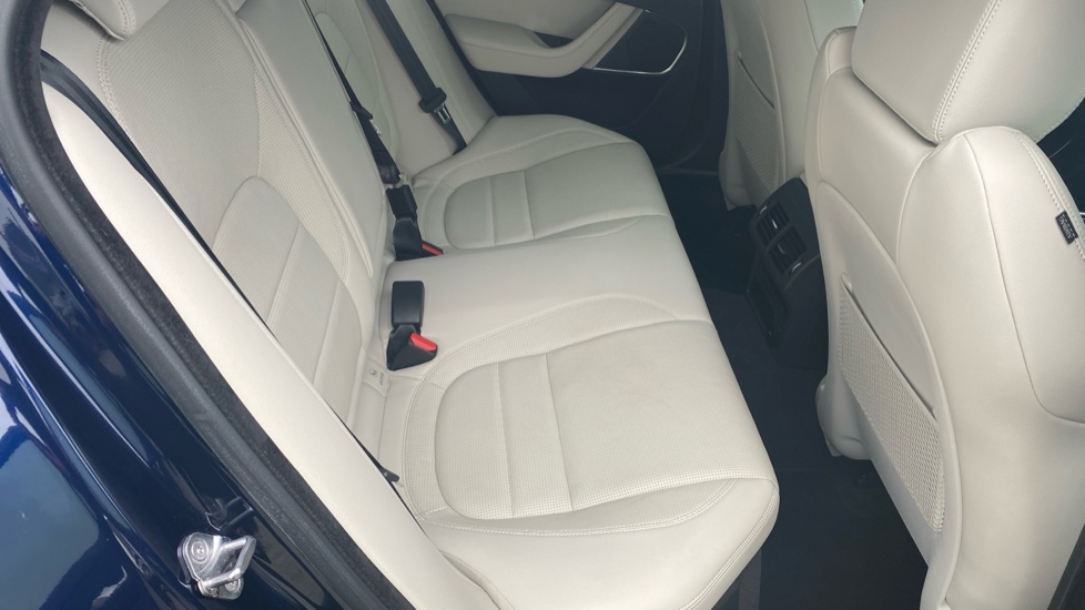 Jaguar XE 2.0 D200 R-Dynamic SE Black 4dr Auto Diesel Saloon - Image 36