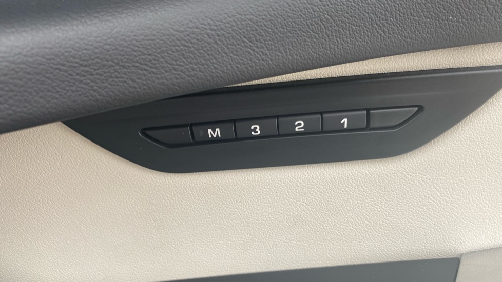 Jaguar XE 2.0 D200 R-Dynamic SE Black 4dr Auto Diesel Saloon - Image 42