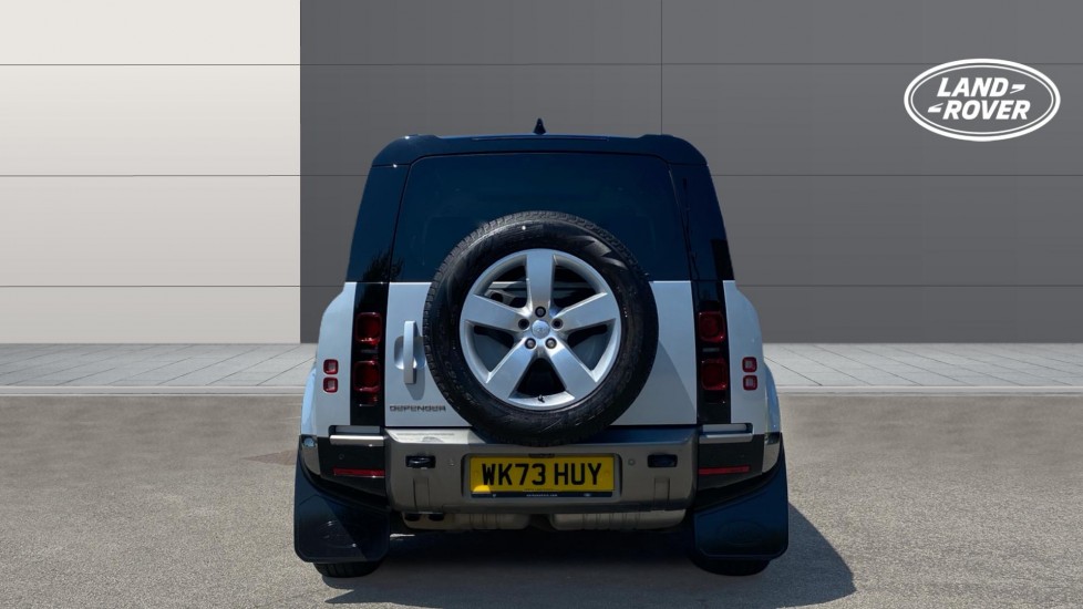 Land Rover Defender 3.0 D300 X-Dynamic HSE 110 5dr Auto [7 Seat] Diesel Estate - Image 6