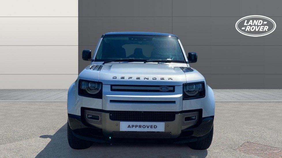 Land Rover Defender 3.0 D300 X-Dynamic HSE 110 5dr Auto [7 Seat] Diesel Estate - Image 7