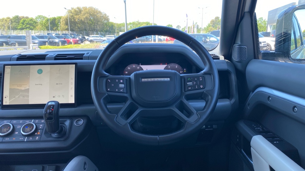 Land Rover Defender 3.0 D300 X-Dynamic HSE 110 5dr Auto [7 Seat] Diesel Estate - Image 15