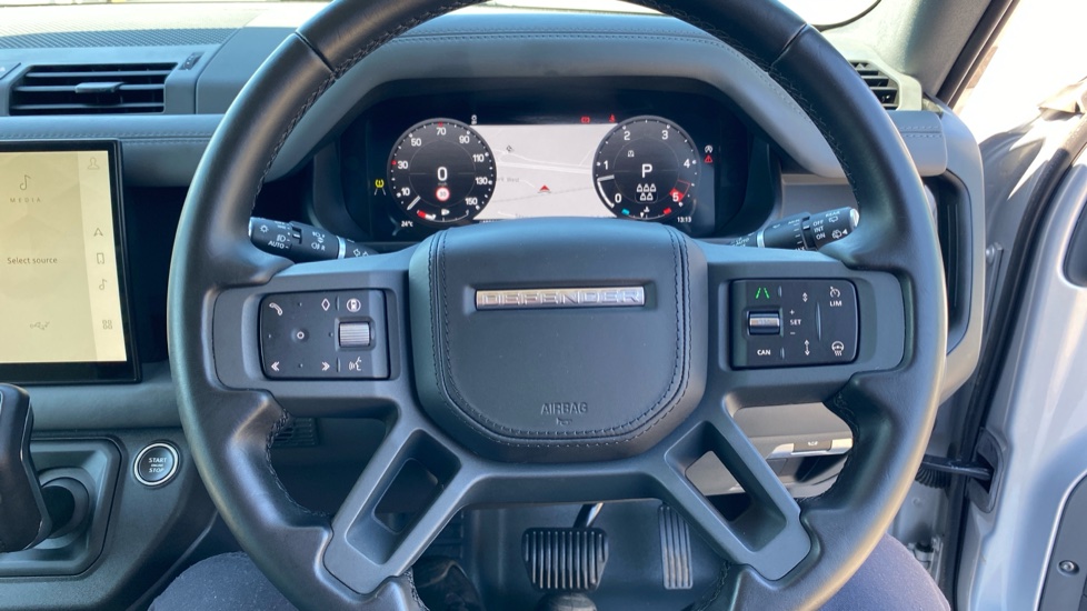 Land Rover Defender 3.0 D300 X-Dynamic HSE 110 5dr Auto [7 Seat] Diesel Estate - Image 57