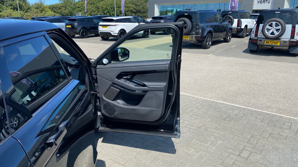 Land Rover Range Rover Evoque 1.5 P300e Autobiography 5dr Auto Hatchback - Image 43