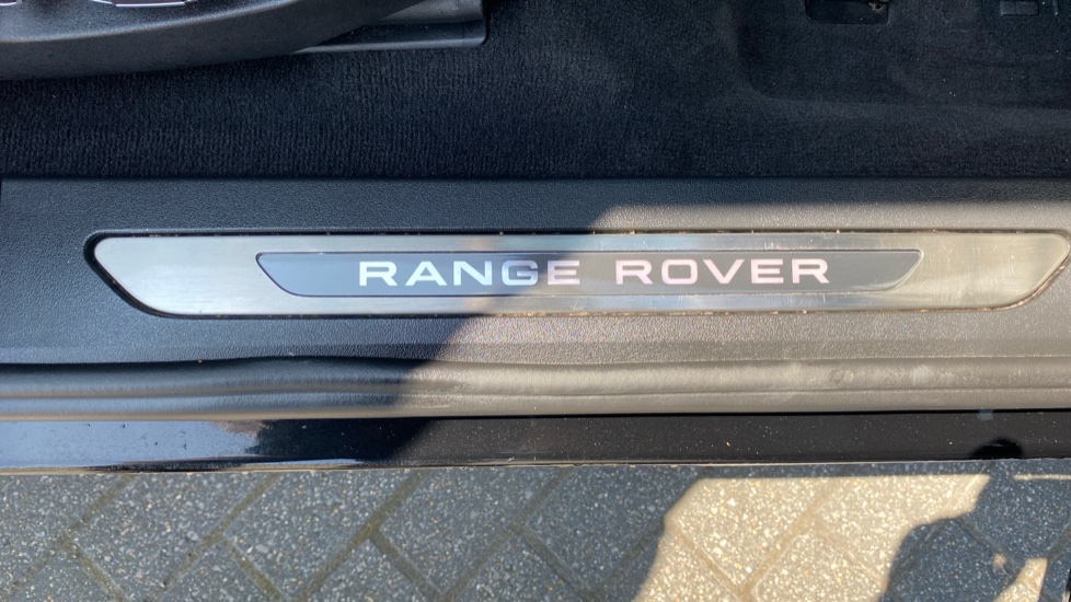 Land Rover Range Rover Evoque 1.5 P300e Autobiography 5dr Auto Hatchback - Image 48