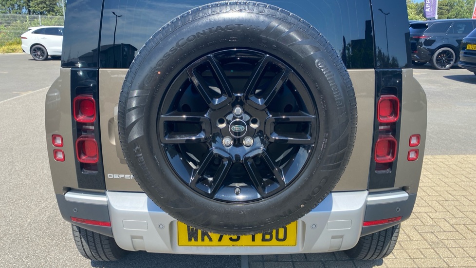 Land Rover Defender 3.0 D250 SE 110 5dr Auto Diesel Estate - Image 37