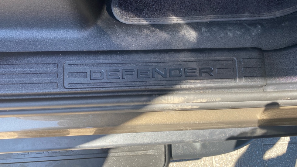 Land Rover Defender 3.0 D250 SE 110 5dr Auto Diesel Estate - Image 49