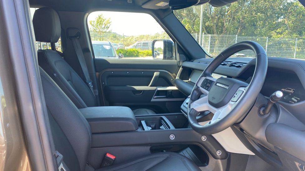 Land Rover Defender 3.0 D250 SE 110 5dr Auto Diesel Estate - Image 51