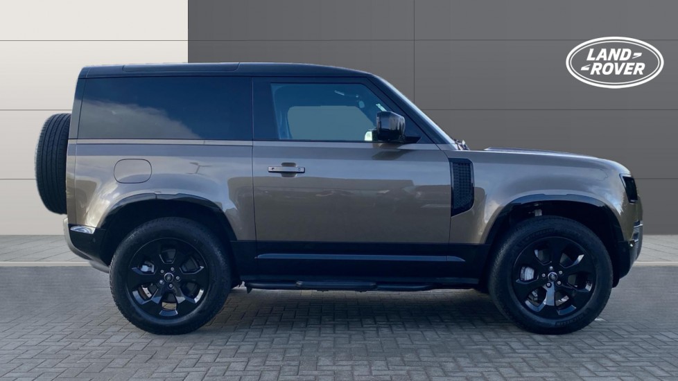 Land Rover Defender 3.0 D350 X-Dynamic SE 90 3dr Auto Diesel Estate - Image 5