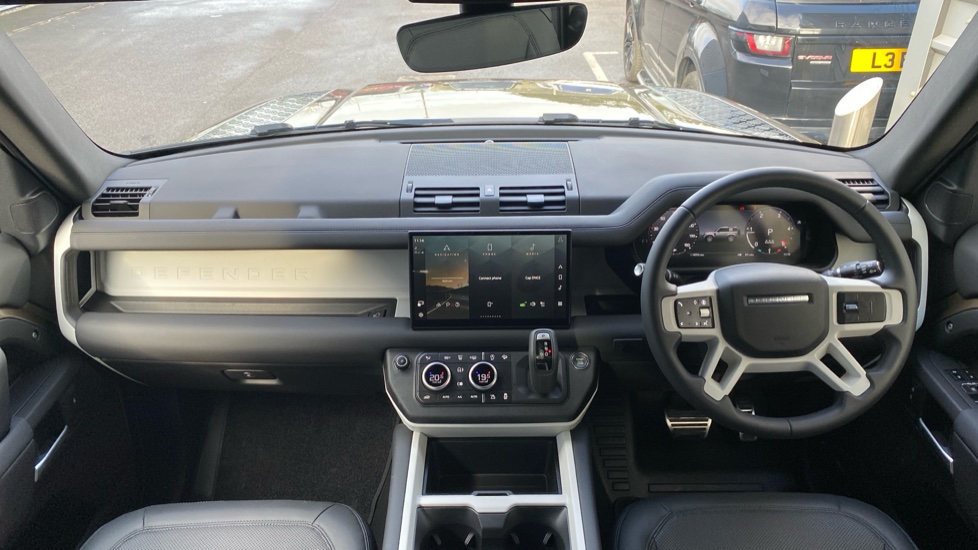 Land Rover Defender 3.0 D350 X-Dynamic SE 90 3dr Auto Diesel Estate - Image 9