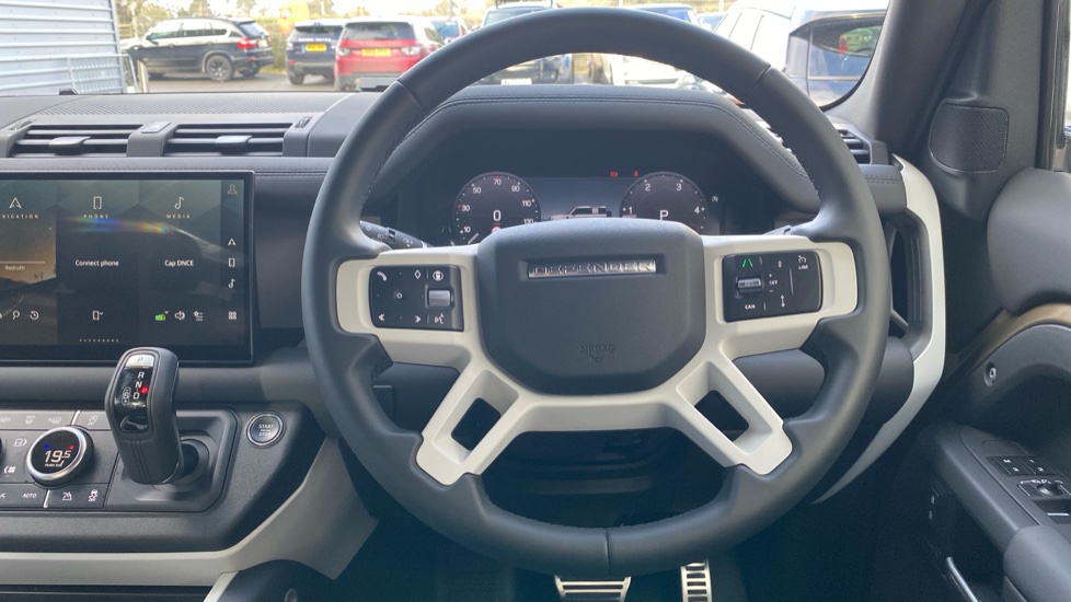 Land Rover Defender 3.0 D350 X-Dynamic SE 90 3dr Auto Diesel Estate - Image 15