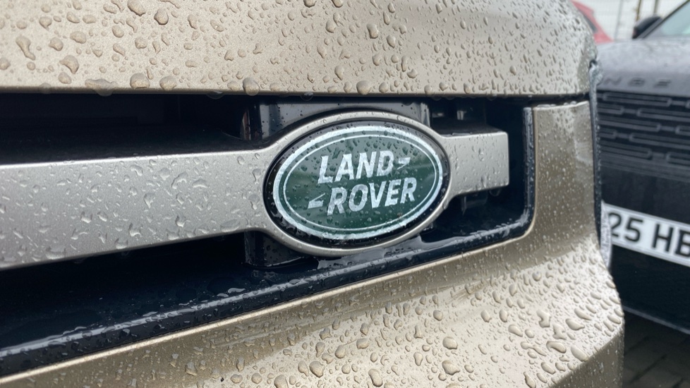 Land Rover Defender 3.0 D350 X-Dynamic SE 90 3dr Auto Diesel Estate - Image 36