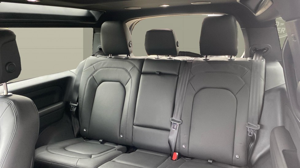 Land Rover Defender 3.0 D350 X-Dynamic HSE 90 3dr Auto Diesel Estate - Image 4