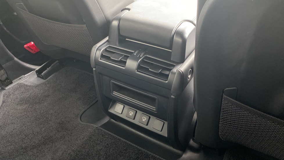 Land Rover Defender 3.0 D350 X-Dynamic HSE 90 3dr Auto Diesel Estate - Image 18