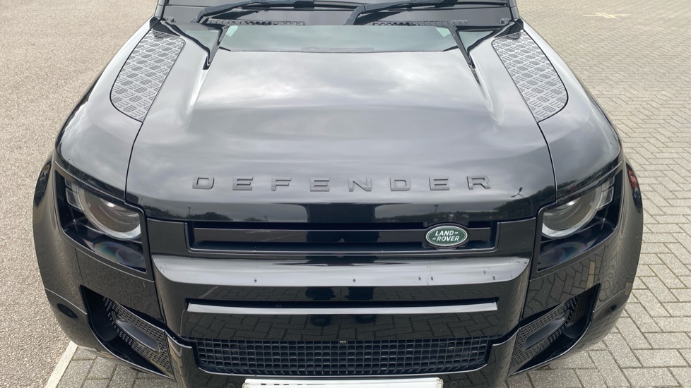 Land Rover Defender 3.0 D350 X-Dynamic HSE 90 3dr Auto Diesel Estate - Image 30
