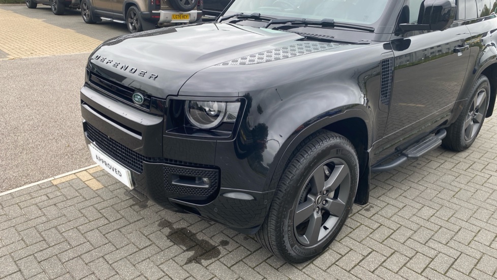 Land Rover Defender 3.0 D350 X-Dynamic HSE 90 3dr Auto Diesel Estate - Image 32