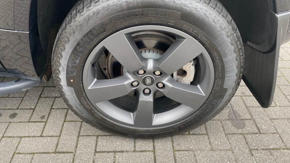 Land Rover Defender 3.0 D350 X-Dynamic HSE 90 3dr Auto Diesel Estate - Image 36
