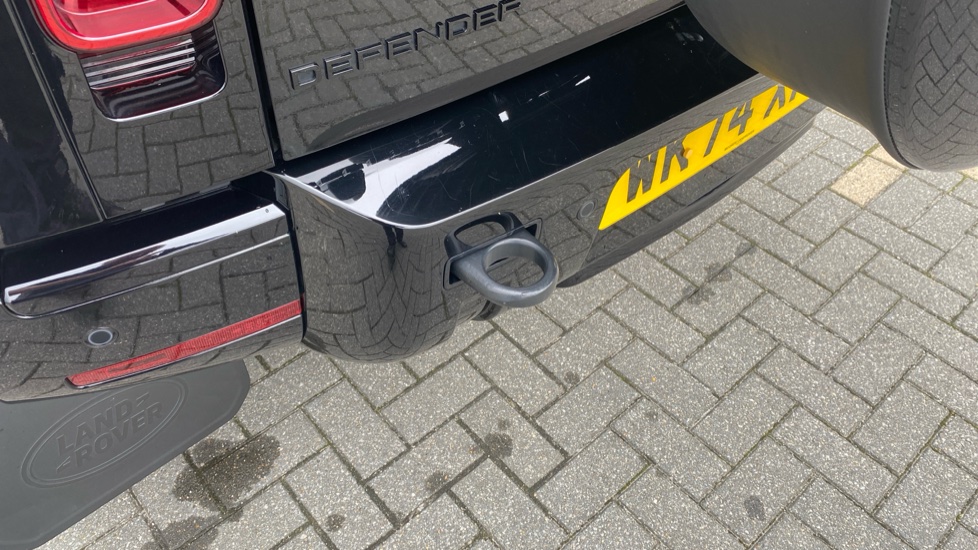 Land Rover Defender 3.0 D350 X-Dynamic HSE 90 3dr Auto Diesel Estate - Image 37
