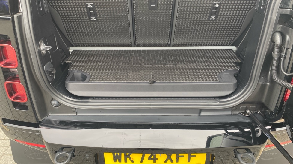 Land Rover Defender 3.0 D350 X-Dynamic HSE 90 3dr Auto Diesel Estate - Image 38
