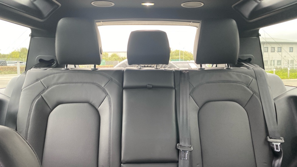 Land Rover Defender 3.0 D350 X-Dynamic HSE 90 3dr Auto Diesel Estate - Image 49