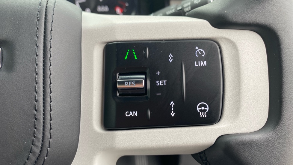 Land Rover Defender 3.0 D350 X-Dynamic HSE 90 3dr Auto Diesel Estate - Image 52