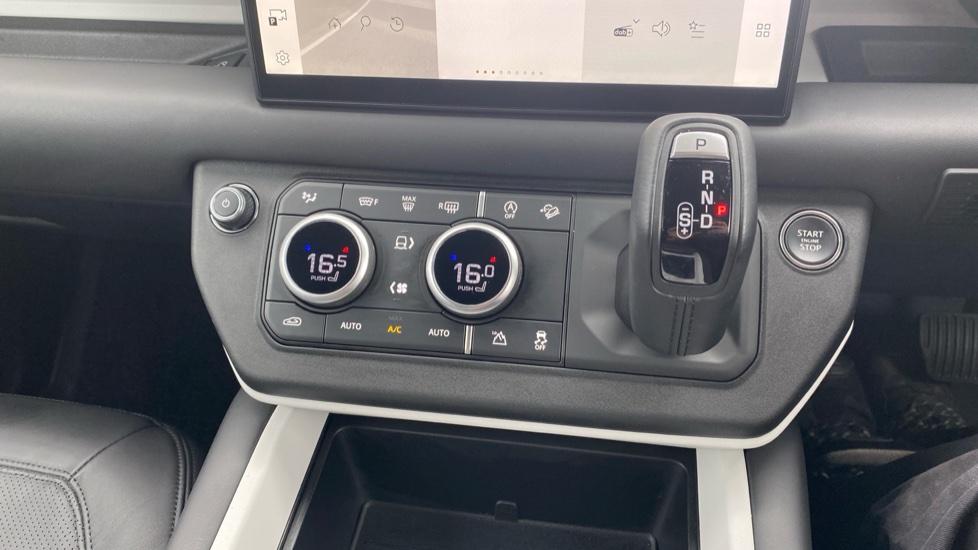 Land Rover Defender 3.0 D350 X-Dynamic HSE 90 3dr Auto Diesel Estate - Image 55