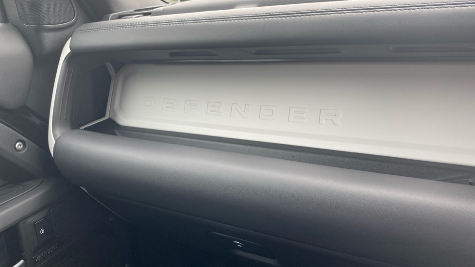Land Rover Defender 3.0 D350 X-Dynamic HSE 90 3dr Auto Diesel Estate - Image 56