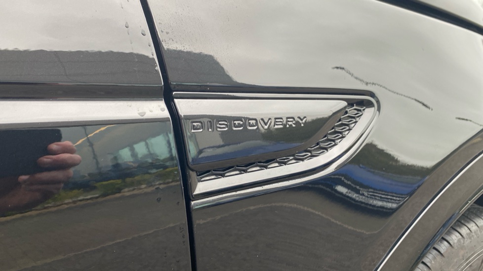 Land Rover Discovery Sport 2.0 D200 Dynamic SE 5dr Auto [5 Seat] Diesel Station Wagon - Image 27