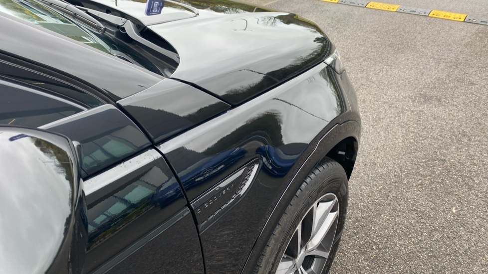 Land Rover Discovery Sport 2.0 D200 Dynamic SE 5dr Auto [5 Seat] Diesel Station Wagon - Image 28