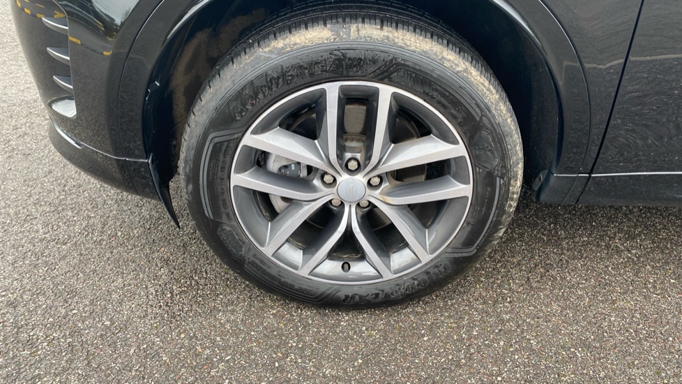 Land Rover Discovery Sport 2.0 D200 Dynamic SE 5dr Auto [5 Seat] Diesel Station Wagon - Image 31