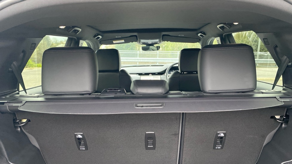 Land Rover Discovery Sport 2.0 D200 Dynamic SE 5dr Auto [5 Seat] Diesel Station Wagon - Image 38
