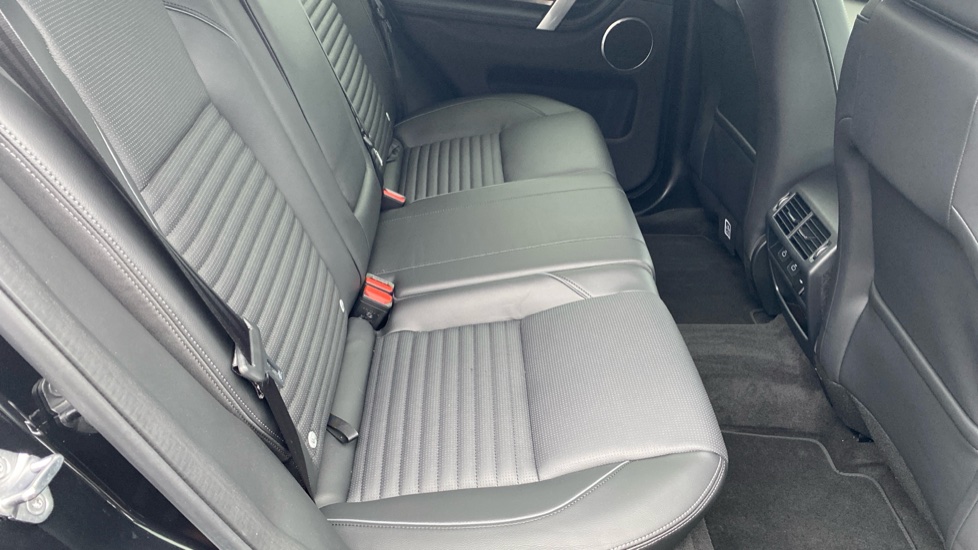 Land Rover Discovery Sport 2.0 D200 Dynamic SE 5dr Auto [5 Seat] Diesel Station Wagon - Image 39