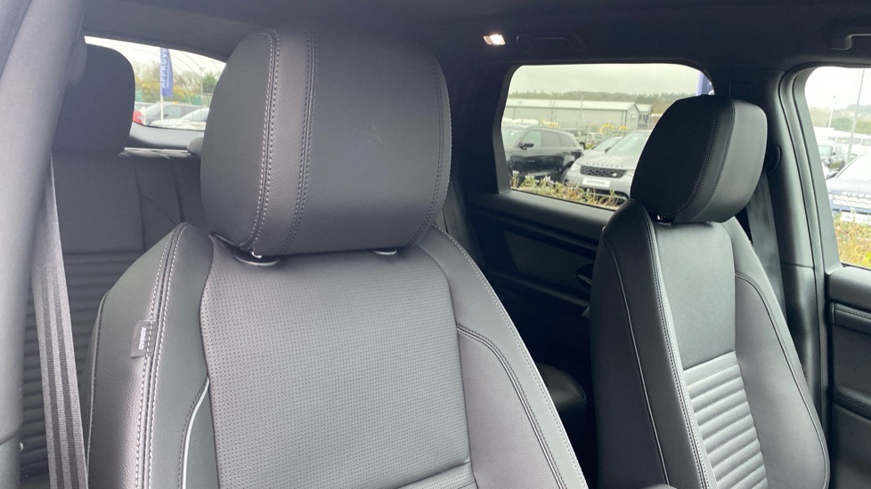 Land Rover Discovery Sport 2.0 D200 Dynamic SE 5dr Auto [5 Seat] Diesel Station Wagon - Image 50