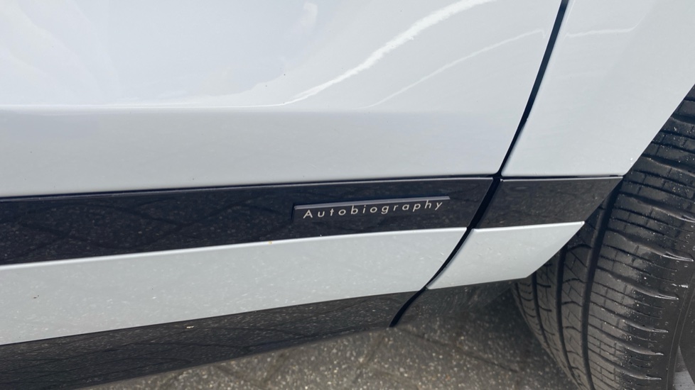 Land Rover Range Rover Evoque 2.0 D200 Autobiography 5dr Auto [Revised] Diesel Hatchback - Image 27