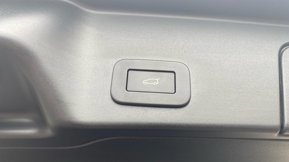 Land Rover Range Rover Evoque 2.0 D200 Autobiography 5dr Auto [Revised] Diesel Hatchback - Image 35