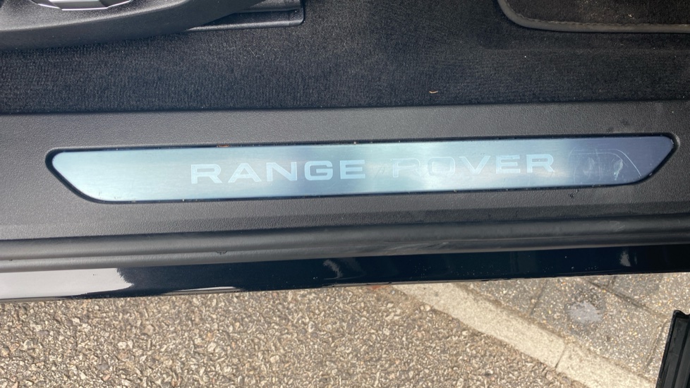 Land Rover Range Rover Evoque 2.0 D200 Autobiography 5dr Auto [Revised] Diesel Hatchback - Image 46