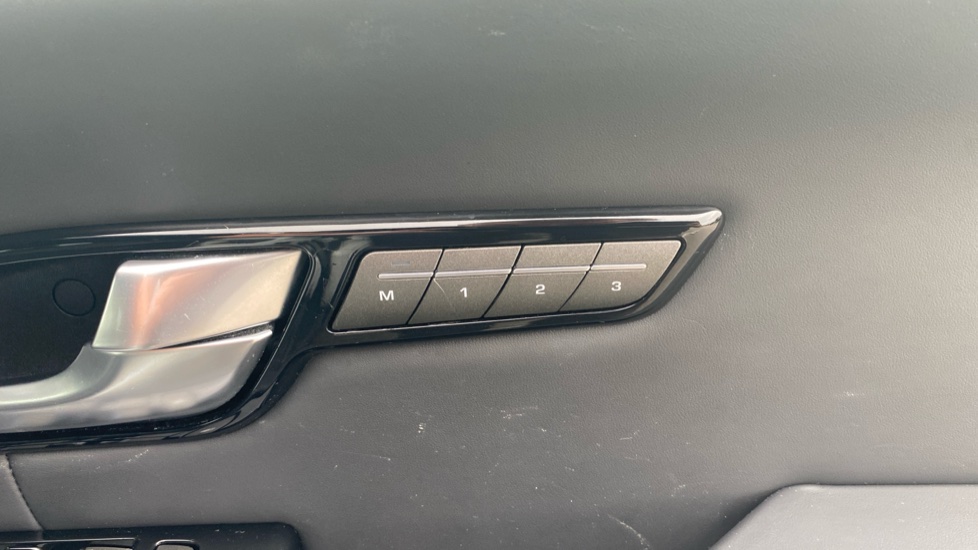 Land Rover Range Rover Evoque 2.0 TD4 HSE Dynamic 5dr Auto Diesel Hatchback - Image 41