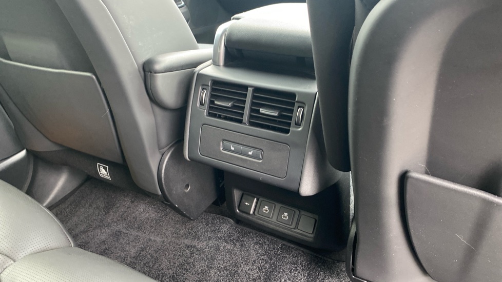 Land Rover Discovery 3.0 D250 Dynamic HSE 5dr Auto Diesel Station Wagon - Image 18